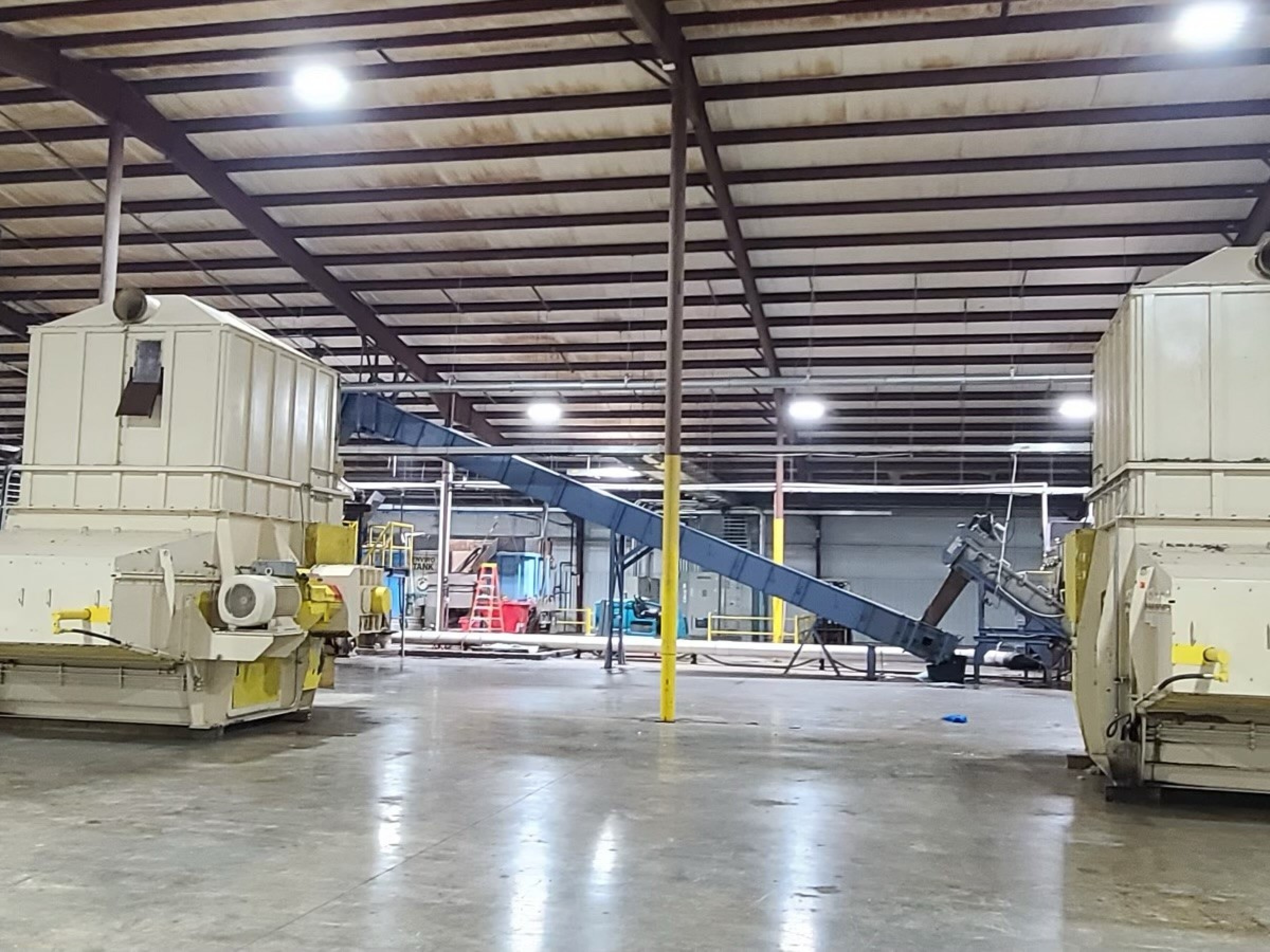 (2) Vecoplan Heavy-Duty Shredders VAZ 300 / 250 UNF