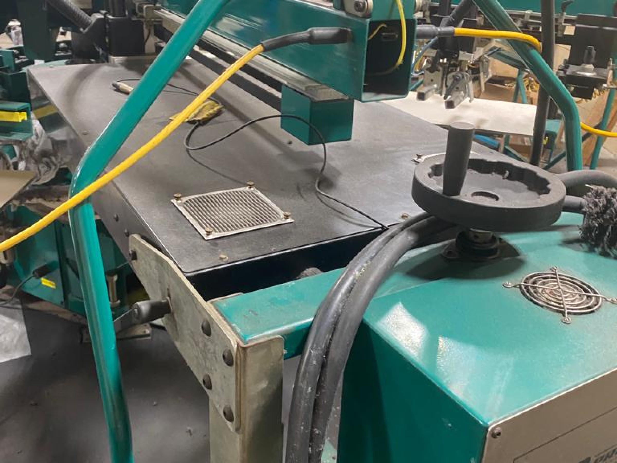 PROGRESSIVE CAROUSEL TEE SHIRT SCREEN PRINTER