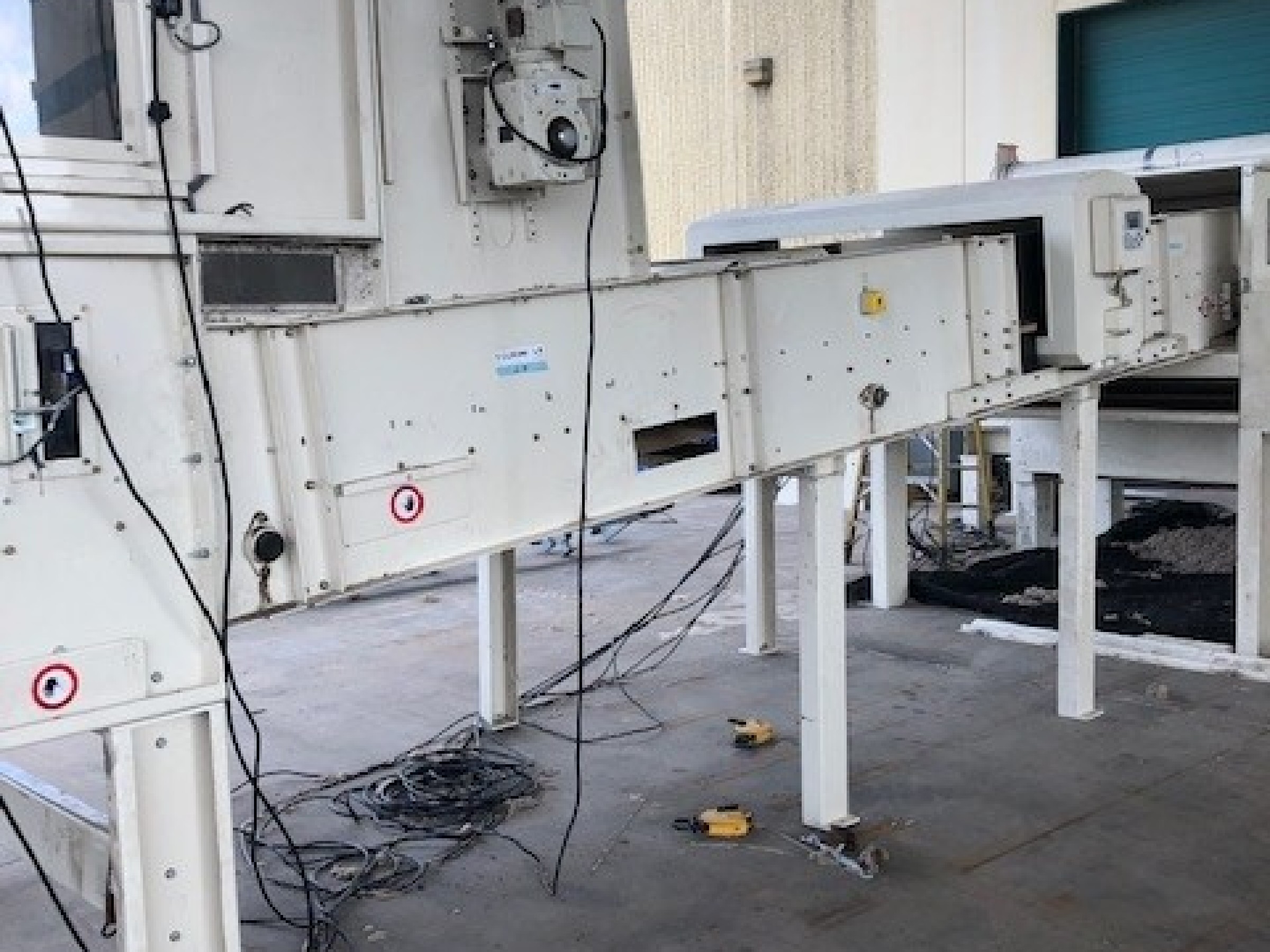 LAROCHE FEEDER AND CONVEYOR LINE