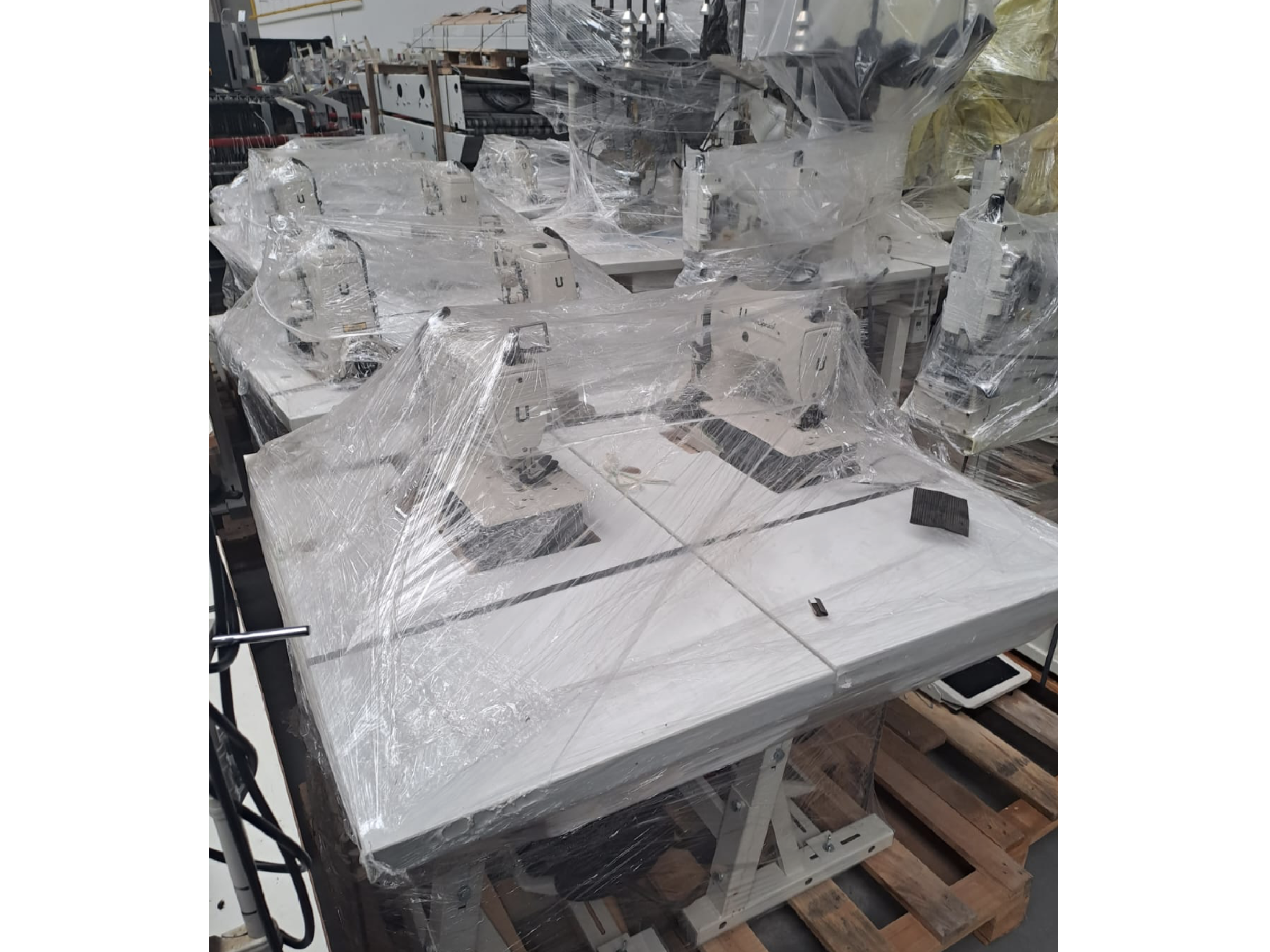 (LOT) Juki and Union Special Heavy-Gauge Sewing Machines